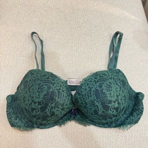 VICTORIA SECRET Elegant Lace Underwire Bra - Green